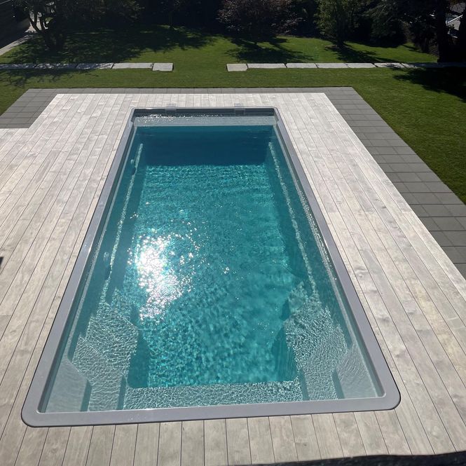 Hovedbilde Monaco 850 glassfiberbasseng med benk/beach-sone