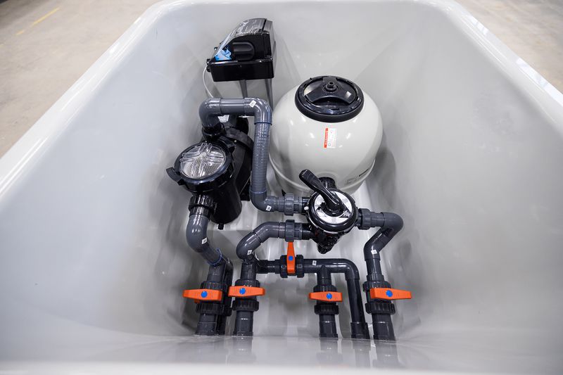 Sandfilter renseanlegg i glassfiberboks til svømmebasseng