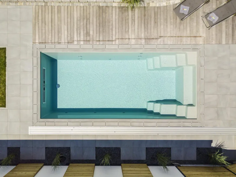 Infinity 80 – Arkitektonisk infinitybasseng med spektakulært vannspeil